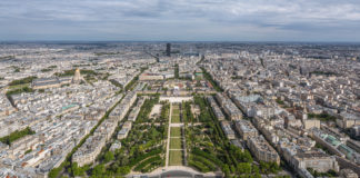 Eiffel Tower Paris France View of the gardens behind - Travelure ©