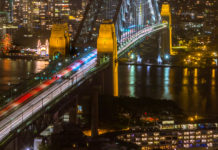 Shooting Light trails – Sydney Harbour Bridge Shooting light trails - Sydney Harbour Bridge - Travelure ©