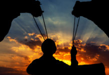 Capturing the sunset colours and silhouettes – Camels at Pushkar Capturing the sunset colours and silhouettes - Travelure ©