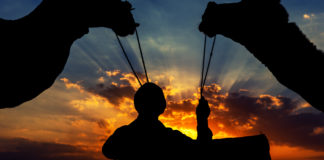 Capturing the sunset colours and silhouettes – Camels at Pushkar Capturing the sunset colours and silhouettes - Travelure ©