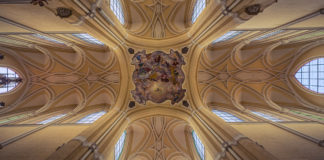 Shooting Grand Ceilings – Cathedrals, Tombs, and Palaces Shooting Grand Ceilings - Cathedrals, Tombs, and Palaces - Travelure ©