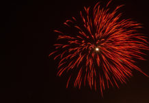 Simple Steps to Shoot Fireworks The unpredictability of pyrotechnics makes them an exciting, yet challenging subject to shoot. You seldom know at what height it will burst and release its magnificence. - Simple Steps to Shoot Fireworks - Travelure ©