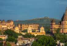 Orchha – The Hidden Gem A bird's eye view of the cenotaphs, Raja Ram Temple, and Chaturbhuj Temple - Travelure ©