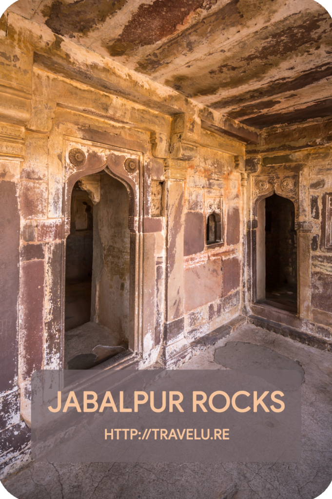 This post is about rocks in Jabalpur. Rock structures, both natural and man-made. Sporting a rocky terrain by the banks of River Narmada, the attractions around Jabalpur have an obvious linkage with rocks. - Jabalpur Rocks - Travelure ©
