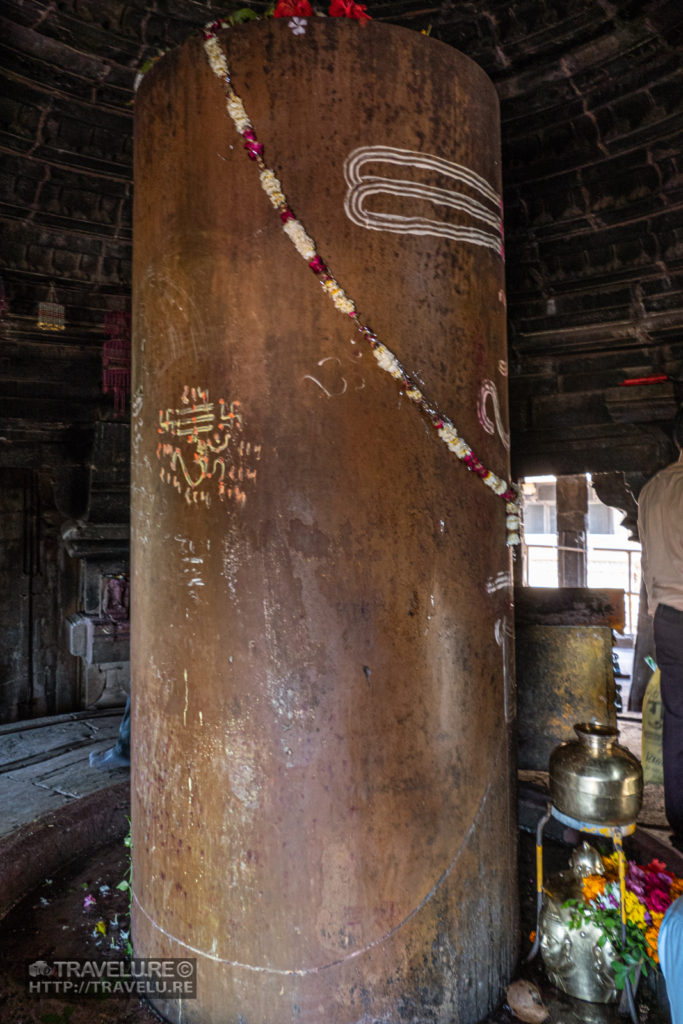 Shiva Linga inside Matangeshwara Temple - Travelure ©
