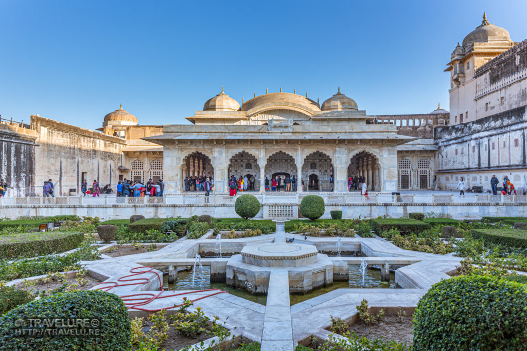Aram Bagh, laid out in Char Bagh design - Travelure ©
