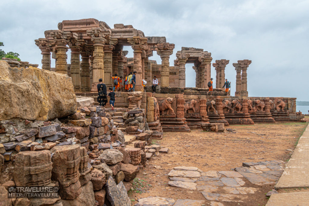 Siddhanath Temple boasts exquisite stone carvings - Travelure ©