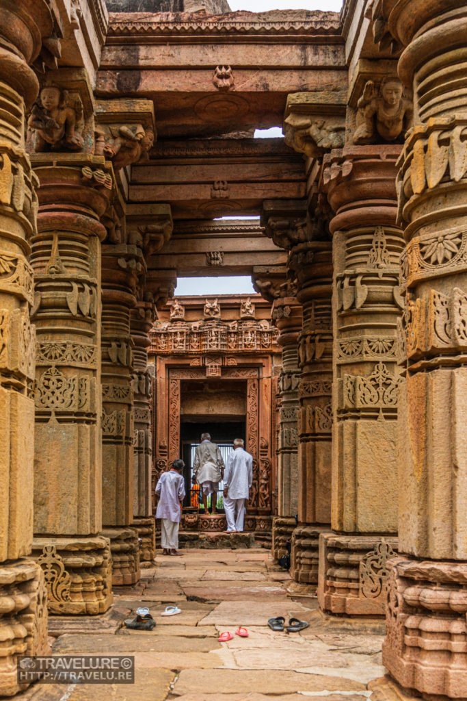 The grand entrance of Siddhanath Temple - Travelure ©