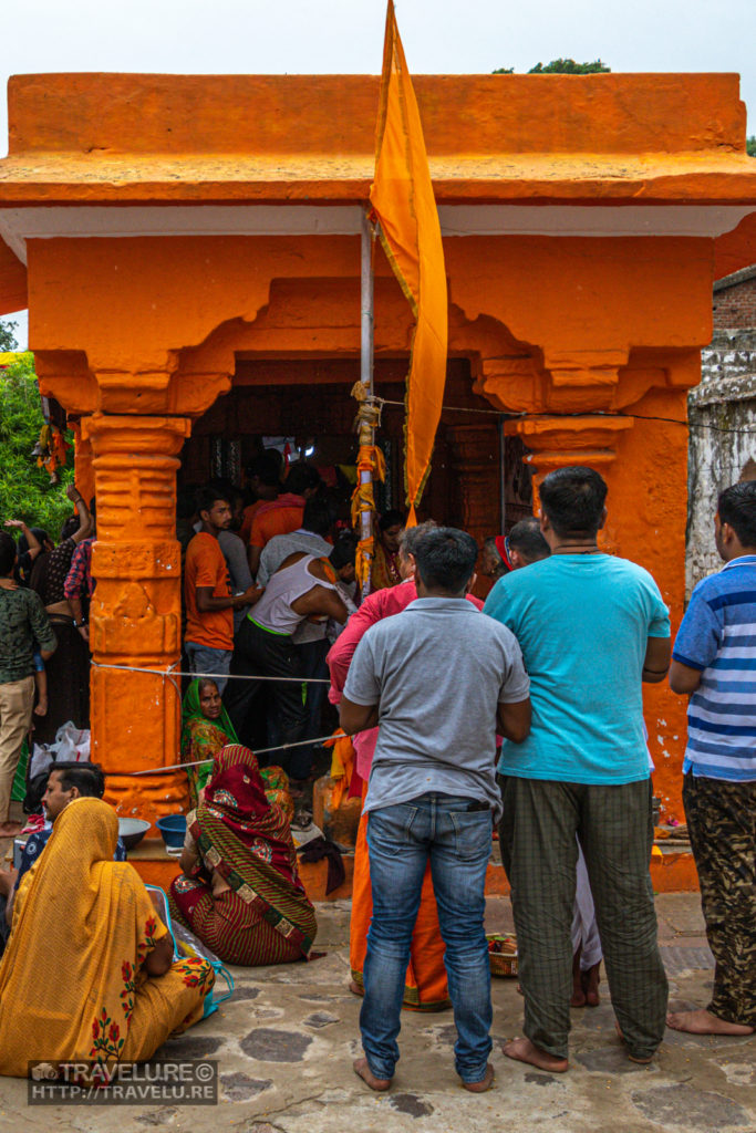 The sanctum sanctorum of the Rinnmukteshwar Temple - Travelure ©