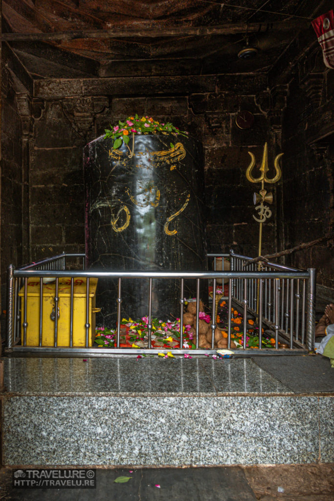 6-feet Shiva Linga inside Gauri Somnath Temple - Travelure ©