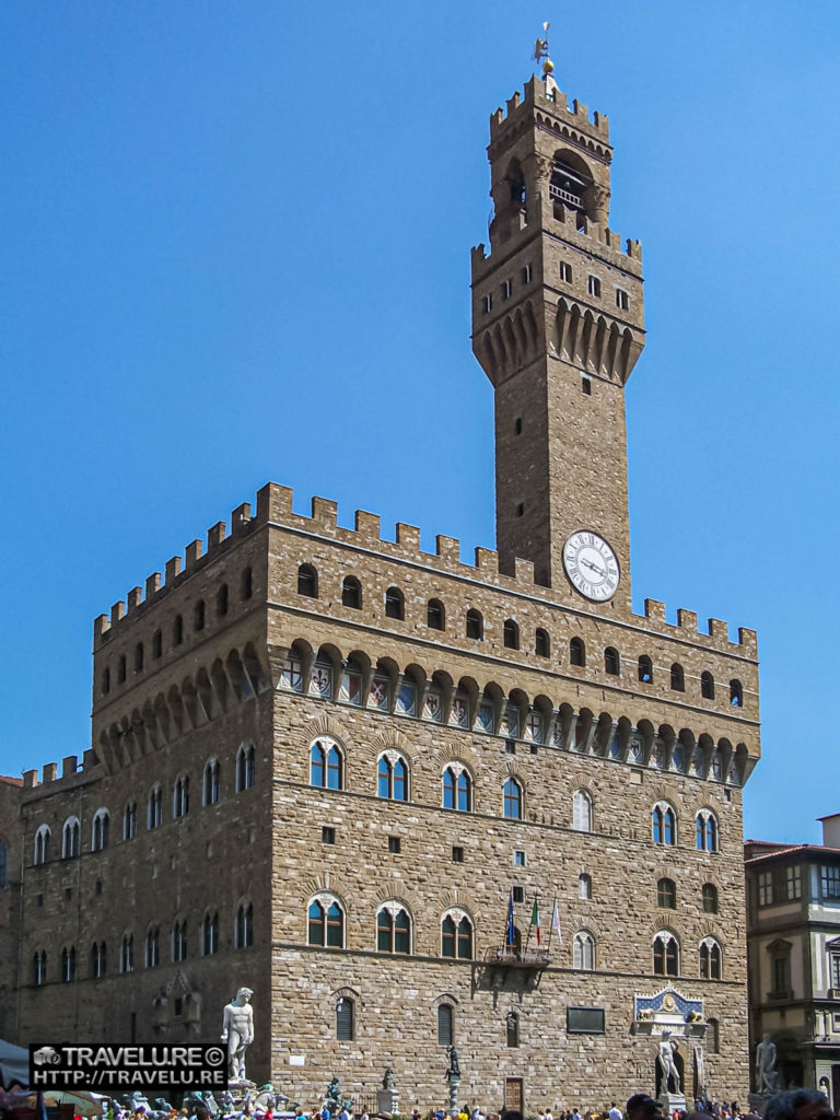 Palazzo Vecchio, the town hall of Florence - Travelure ©