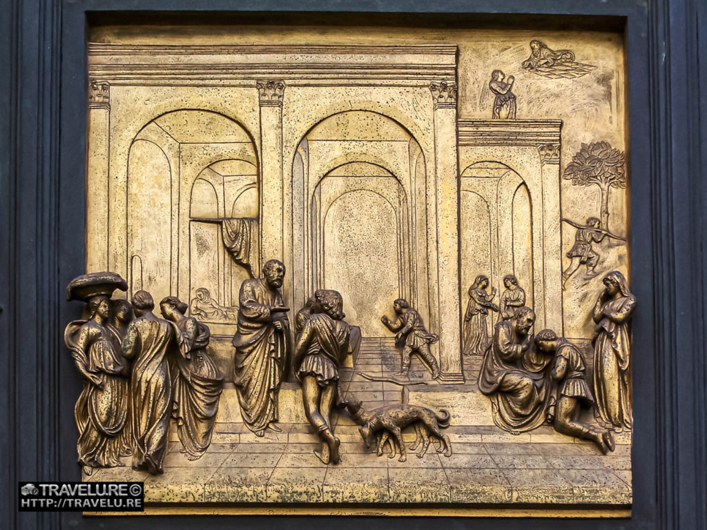 A gilded bas relief panel from the Gates of Paradise - Travelure ©