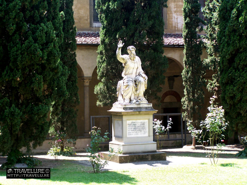 Aristotle's memorial on Santa Croce grounds - Travelure ©