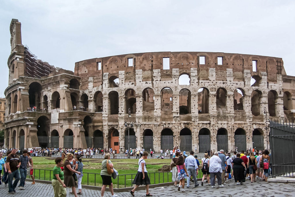 Colosseum is still the largest amphitheatre in the world - Travelure ©