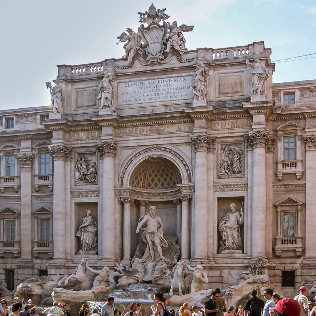 Trevi, or the three-street fountain - Travelure ©