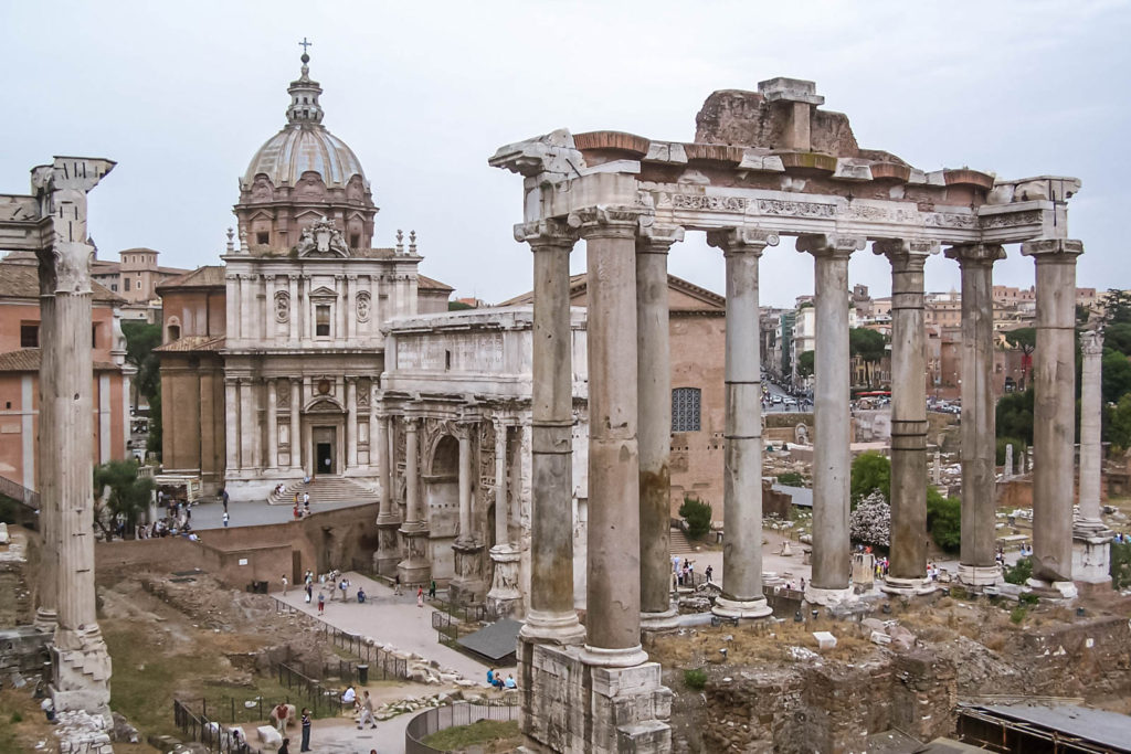The still-magnificent ruins of Forum - Travelure ©