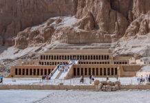 Luxor West Bank – A Bumper Crop of Heritage ...many significant sites litter the west bank. Like the valleys of kings and queens, the mortuary temple of Hatshepsut, and the colossi of Memnon. UNESCO inscribed them on its World Heritage List in 1979. - Luxor West Bank - A Bumper Crop of Heritage - Travelure ©