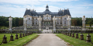 Chateau Vaux le Vicomte, Maincy, France Fouquet entertained the king in his lavish palace in 1661. While it impressed the king, just three weeks later Fouquet was arrested on the charges of treason. - Chateau of Vaux-le-Vicomte, Maincy, France - Travelure ©