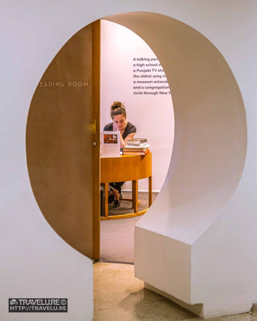 The design provides for unobtrusive work spaces as you climb up the rotunda - Travelure ©