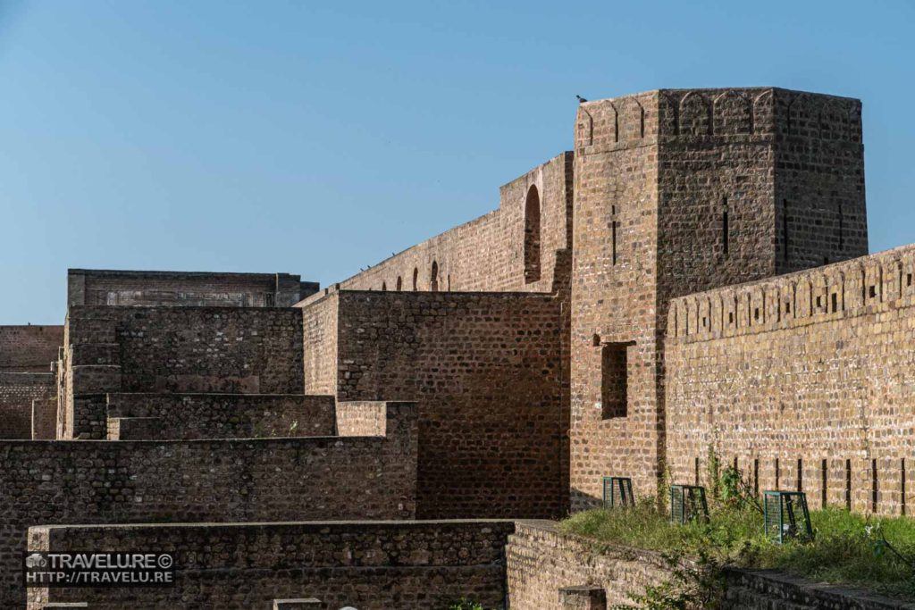 The unassailable walls of Bahu Fort - Travelure ©