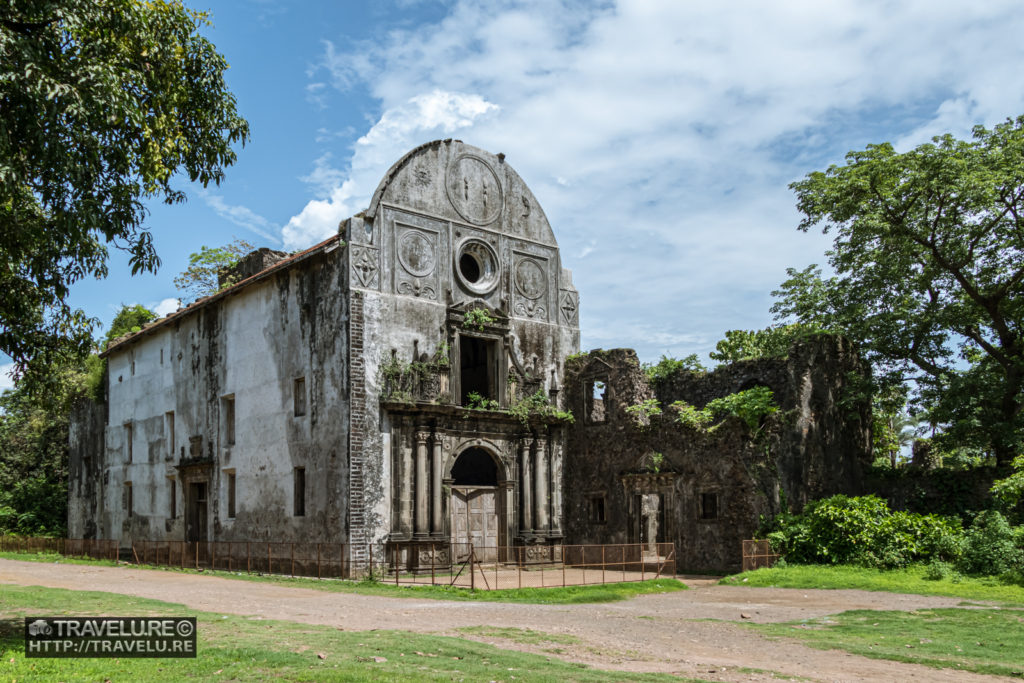 A majestic cathedral inside Vasai Fort - Travelure ©