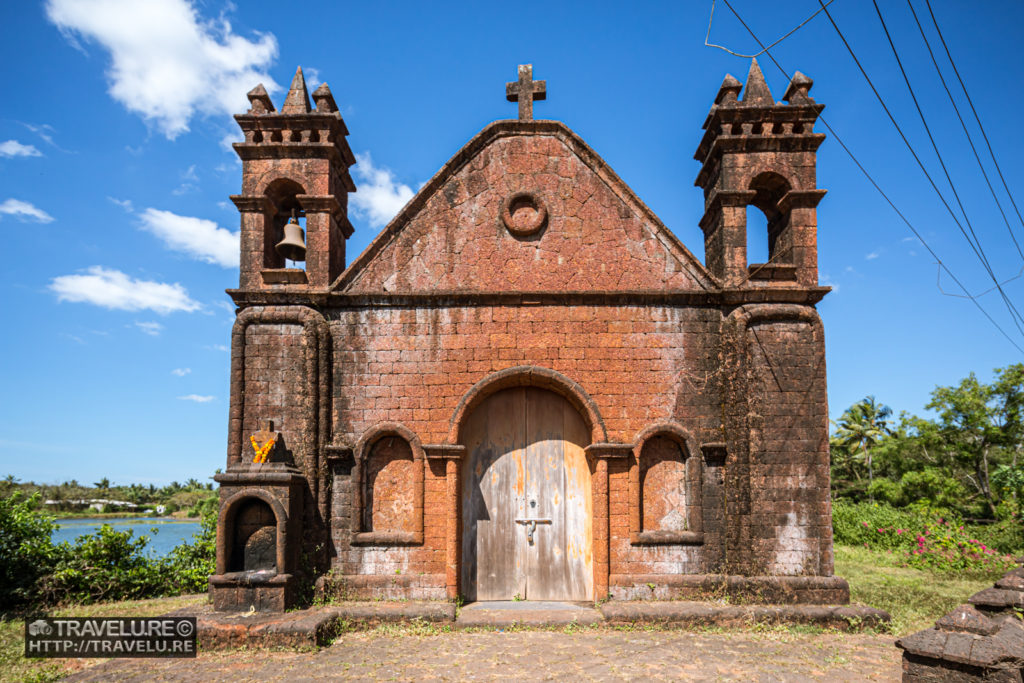 The unknown church in Calangute - Travelure ©
