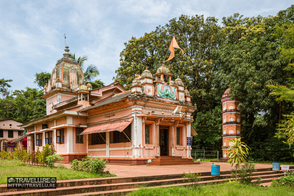 The humble pavilion made with coconut branches is now an imposing structure - Shree Gopal Ganpati Devasthan - Travelure ©