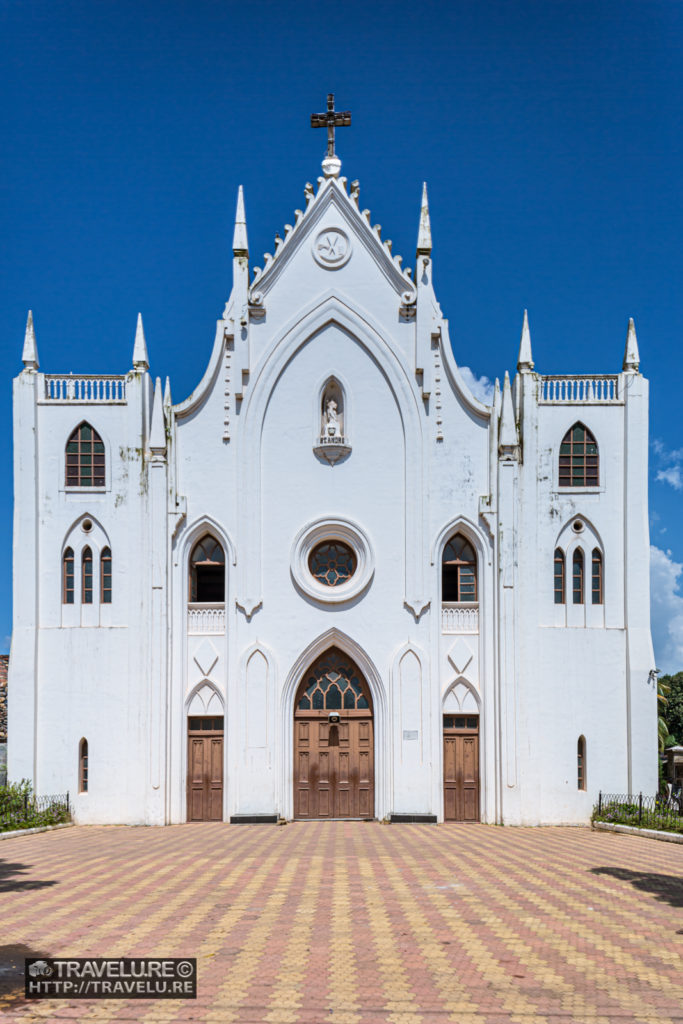 The wedding cake church - St Andrews in Vasco da Gama - Travelure ©