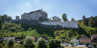 Cesky Sternberk – Family Seat for 21 Generations In fact, that is but a small part of a 545-rendition-collection depicting various 17th-century wars. This is the largest personal collection of engravings anywhere in the world! - Cesky Sternberk - Family Seat for 21 Generations - Travelure ©