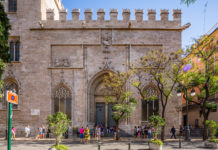 Silk Exchange, Valencia – Medieval Hub of Power and Wealth It was a simple reminder for the traders to be good christian and trade with honesty, so they remain prosperous. - Silk Exchange, Valencia - Medieval Hub of Power and Wealth - Travelure ©
