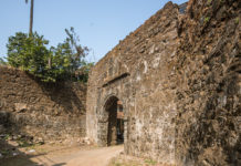 Revdanda Fort — Where Shivaji Founded the Maratha Navy Shahaji’s son (Shivaji) took possession of the Chaul (Revdanda) fort and founded the Maratha navy here. - Revdanda Fort and the Rise of Shivaji - Travelure ©