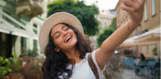 How To Balance Social Media Vs. Living in the Moment As A Travel Blogger How To Balance Social Media Vs. Living in the Moment As A Travel Blogger - Travelure ©